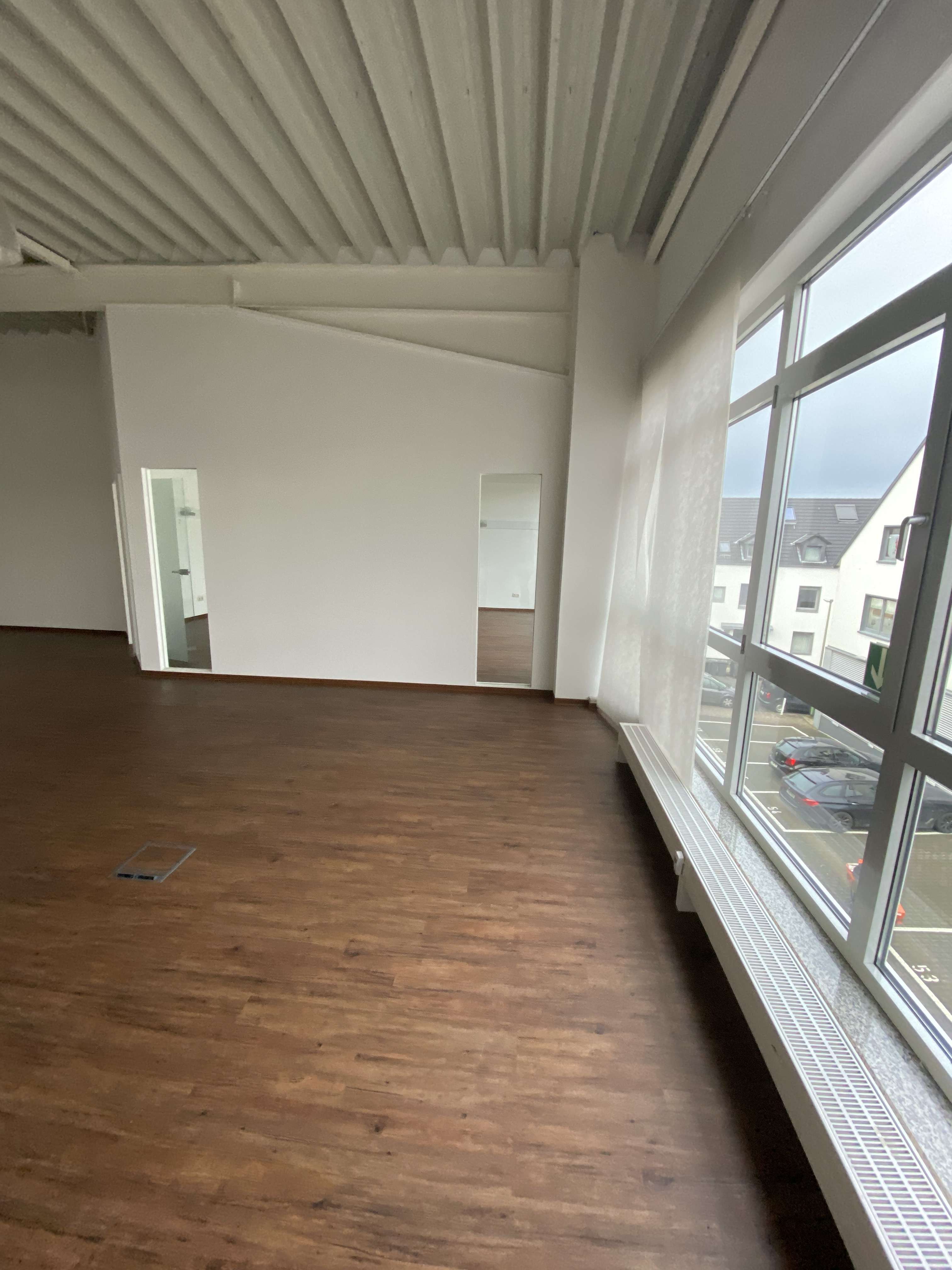 Essen-Bergerhausen // Moderne geräumige Büroeinheit zu vermieten