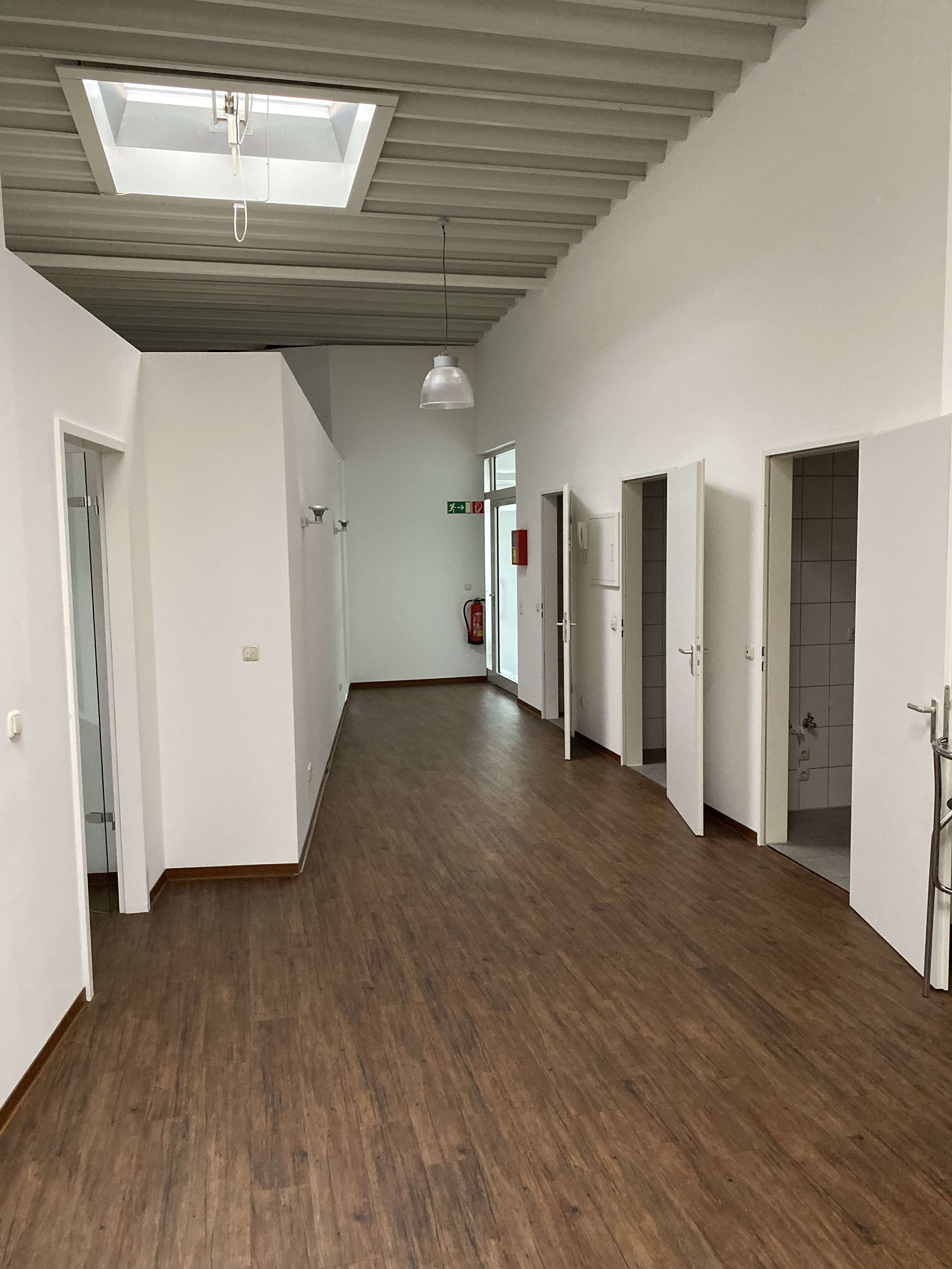 Essen-Bergerhausen // Moderne geräumige Büroeinheit zu vermieten