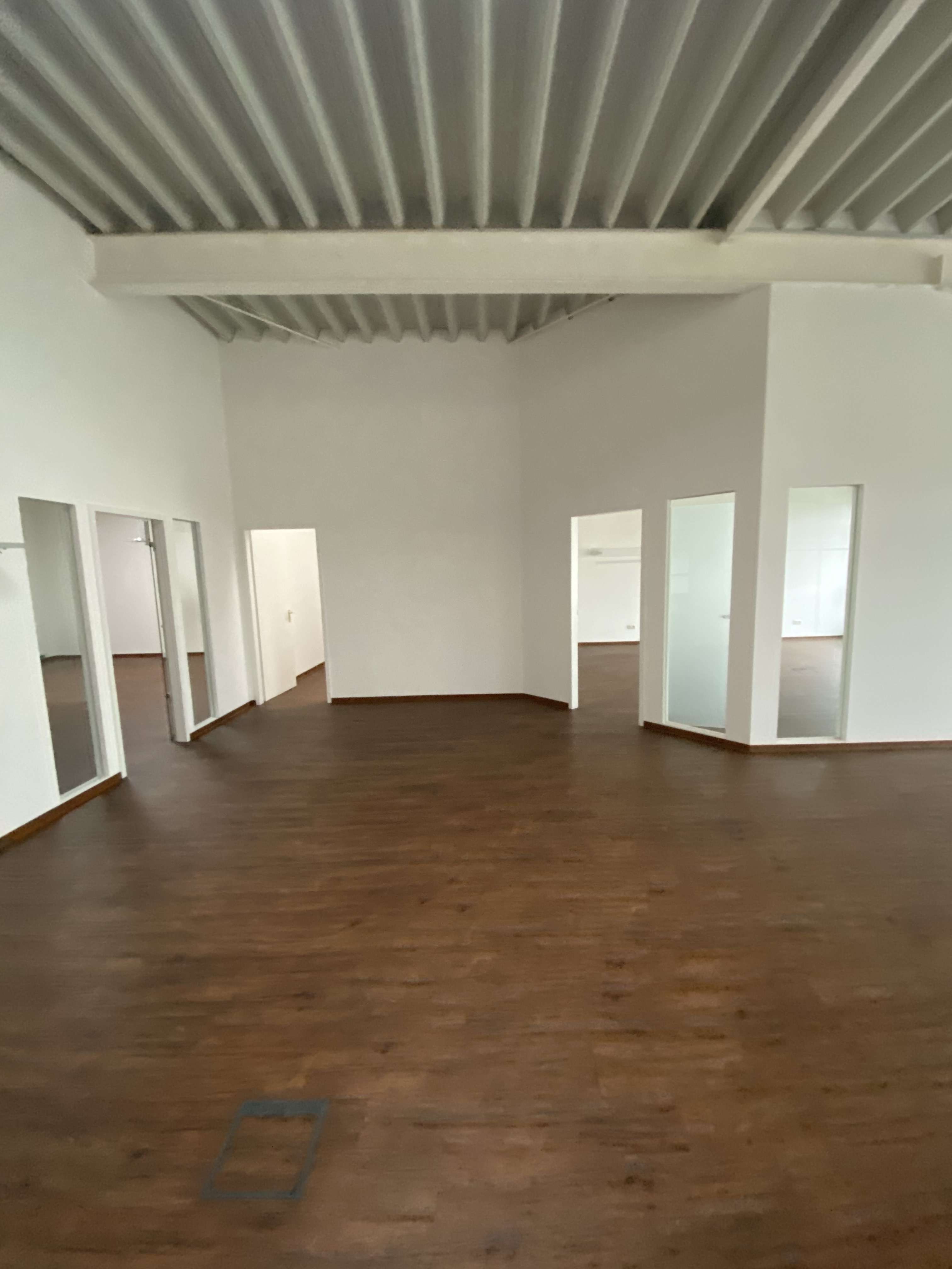 Essen-Bergerhausen // Moderne geräumige Büroeinheit zu vermieten