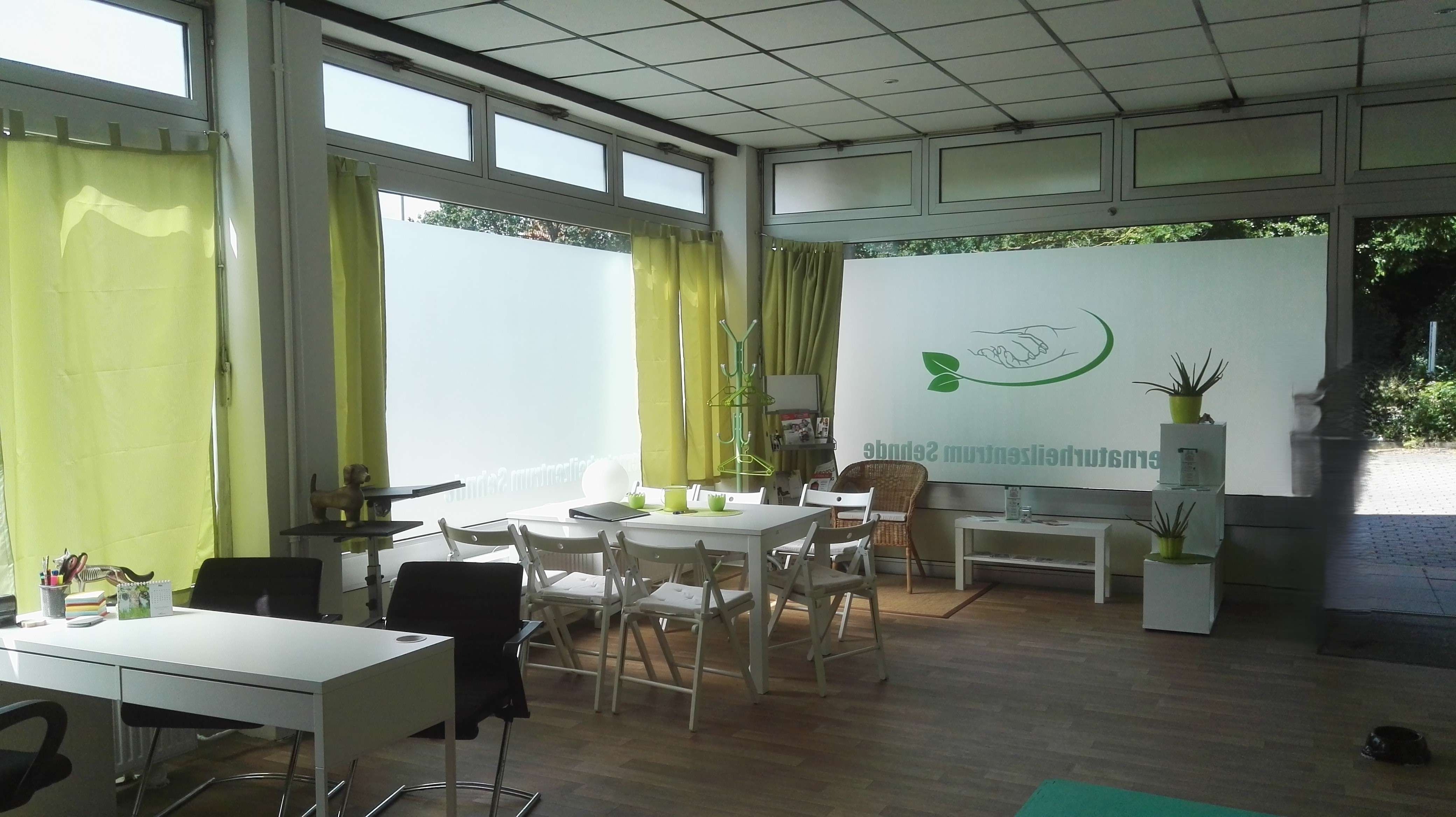 Sehnde // helle Gewerbefläche mit großer Fensterfront zu vermieten